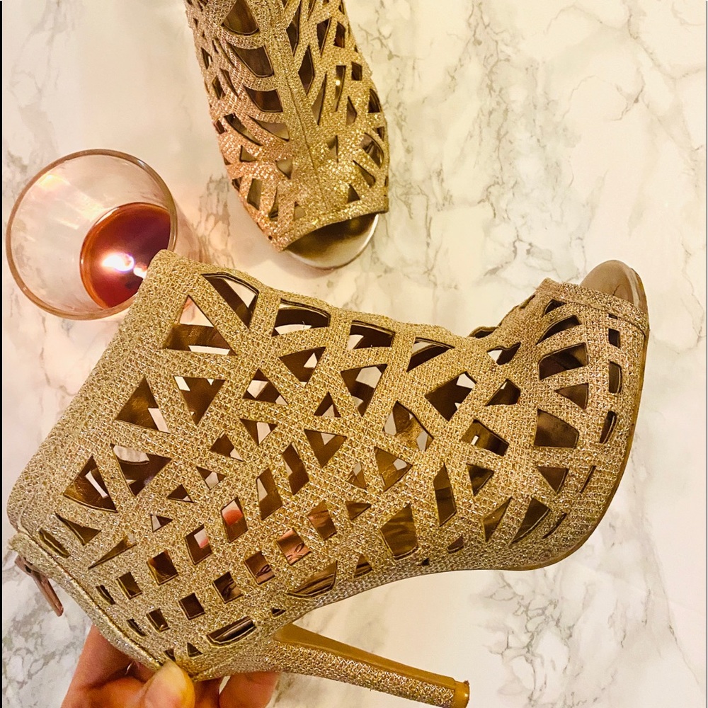 HOLIDAY HEELS! Gold Glitter Cage Heels